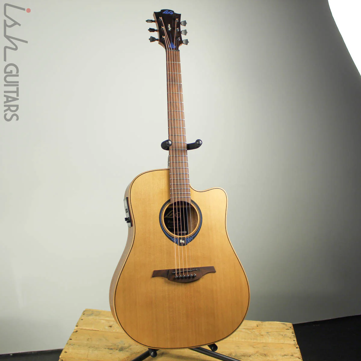 Lag Guitars THV10DCE Tramontane Hyvibe Dreadnought - Image 2