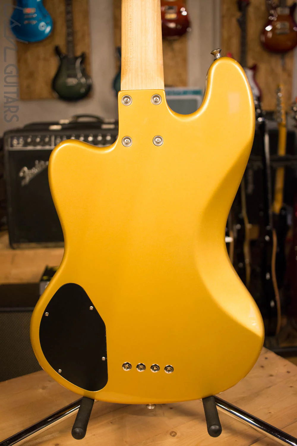 USA Lakland Decade Four String Gold Metallic - Image 8