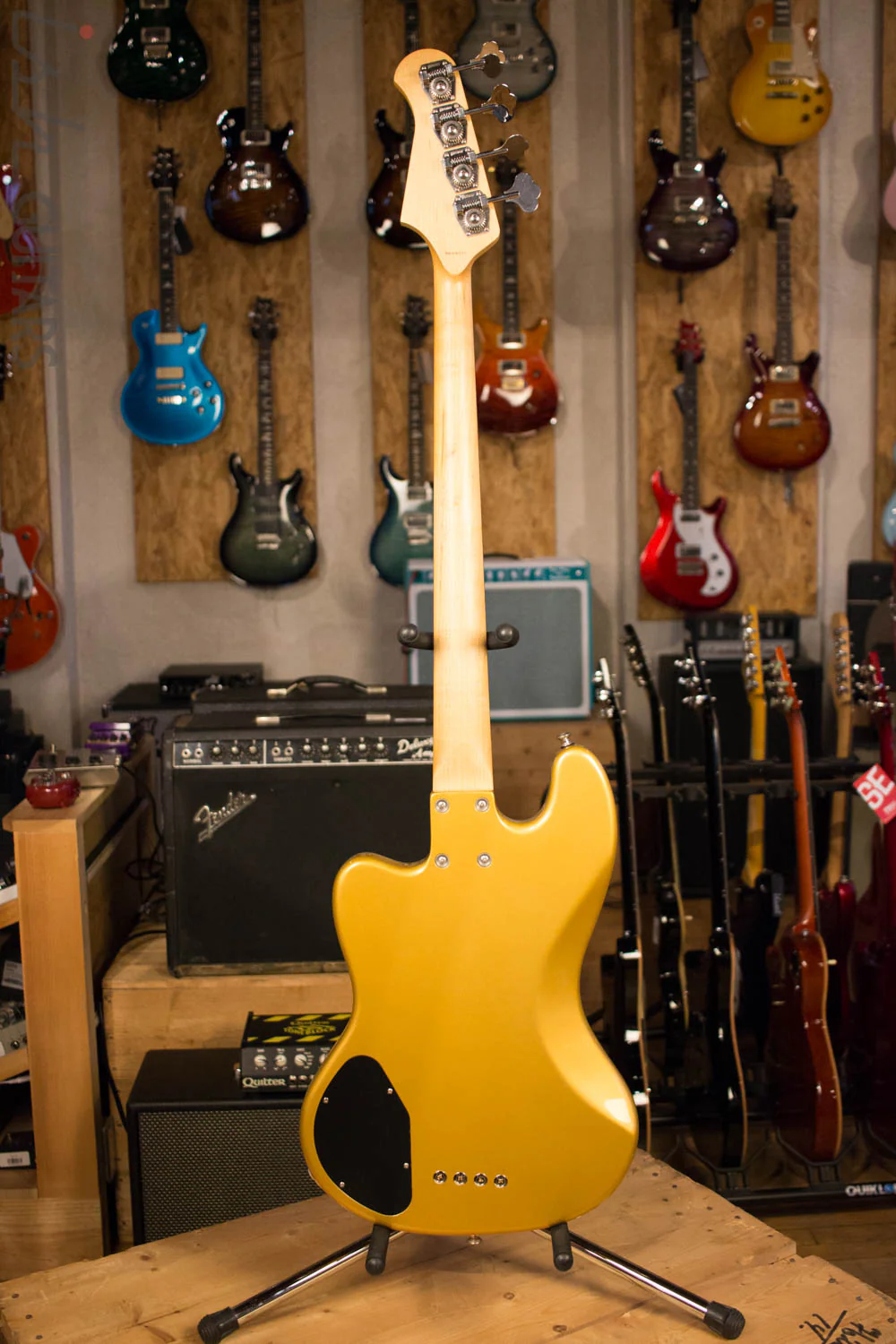 USA Lakland Decade Four String Gold Metallic - Image 9