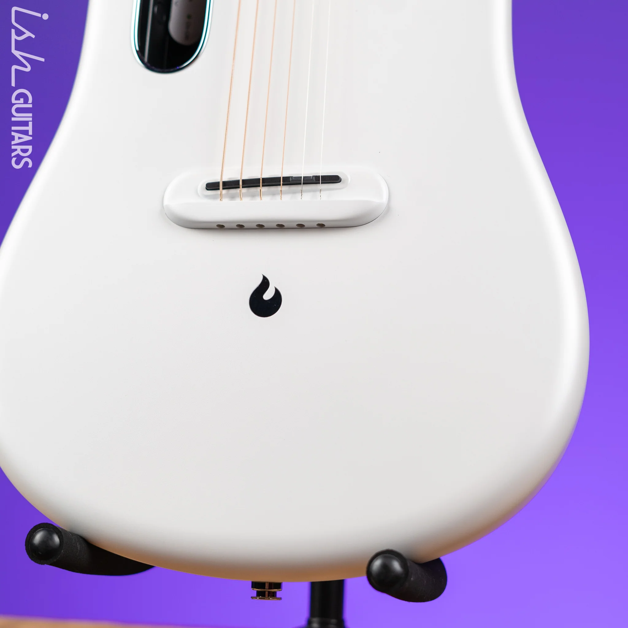 Lava Music LAVA ME 4 Carbon 36" Smart Acoustic-Electric Guitar White (w/ Airflow Bag) - Image 4