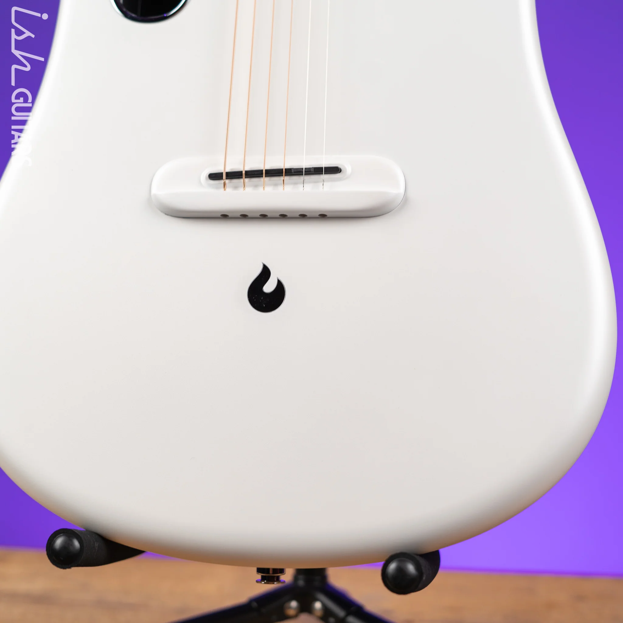 Lava Music LAVA ME 4 Carbon 38" Smart Acoustic-Electric Guitar White (w/ Airflow Bag) - Image 4