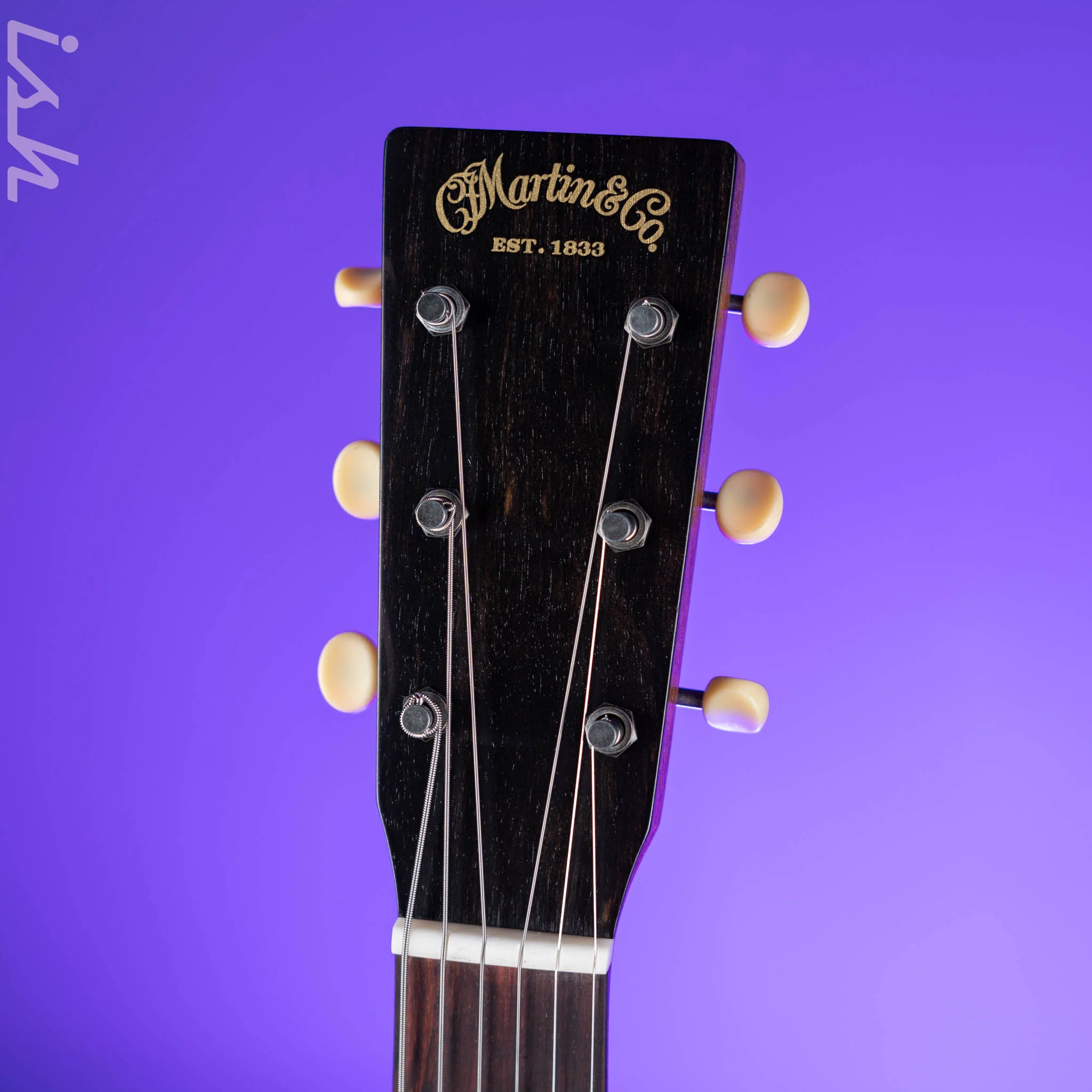 Martin 000-17 Acoustic Guitar Whiskey Sunset Satin - Image 5