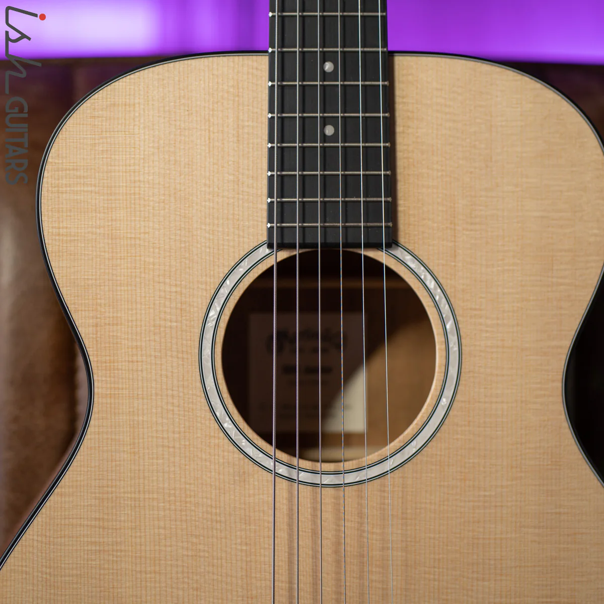 Martin 000 Jr-10 Acoustic Guitar Natural - Image 3