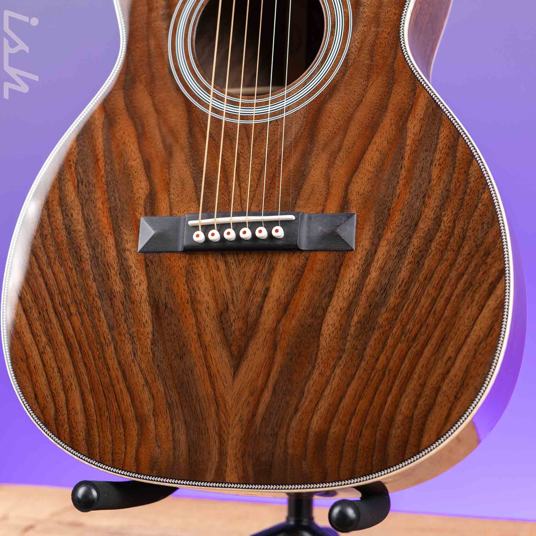 Martin Custom Shop 00-12 Slotted Claro Walnut w/ Flamed Maple Binding - Image 5