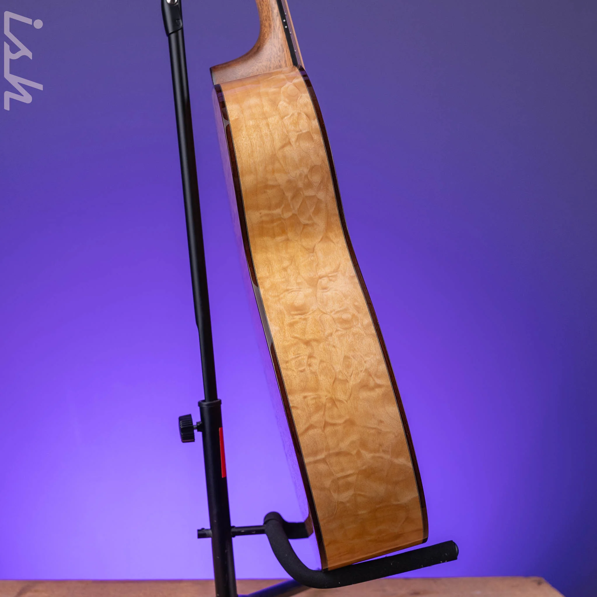 Martin Custom Shop 00-28 Style Western Red Cedar w/ Premium Quilted Maple Back & Sides - Image 6