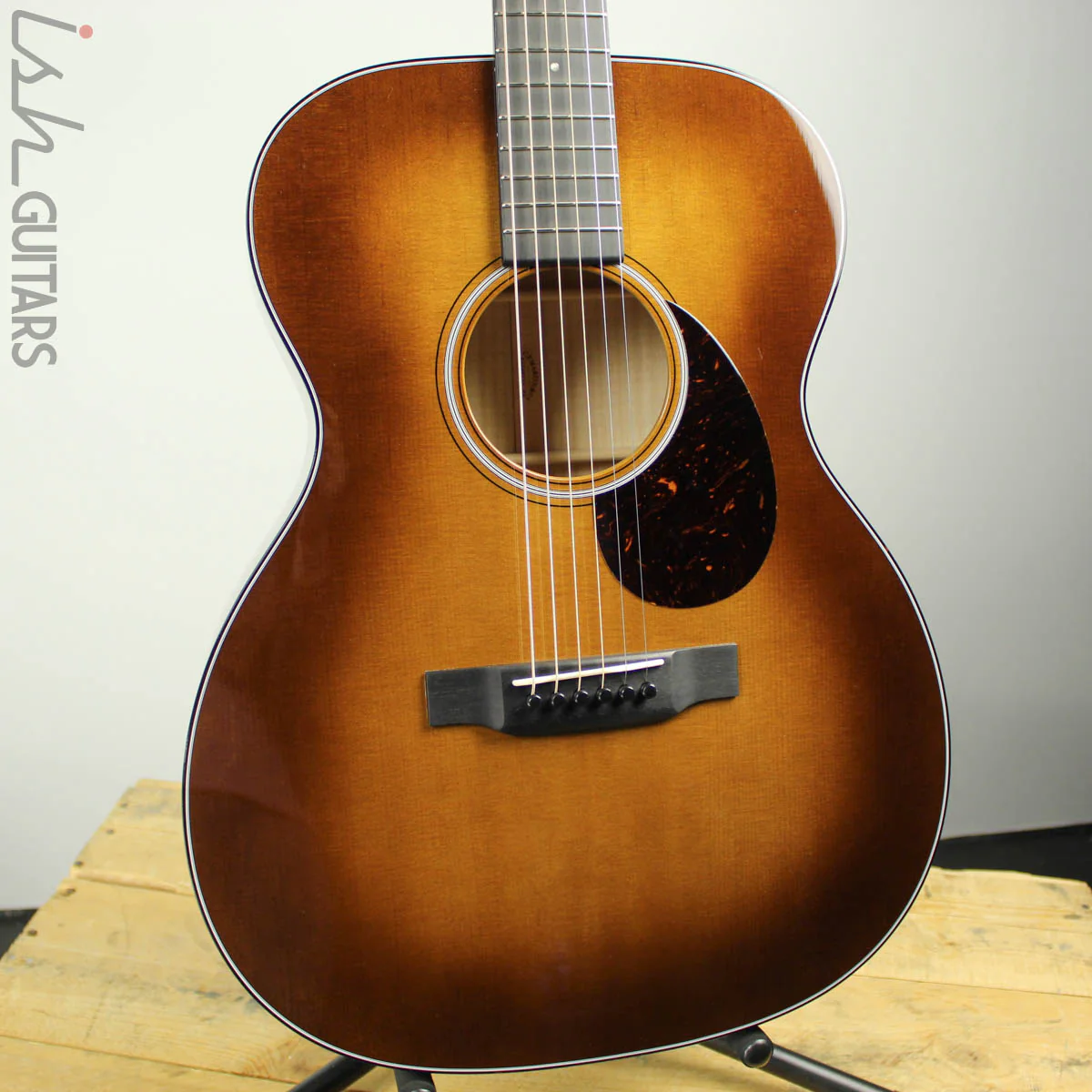 Martin Custom Shop 000-18 Curly Ash 1933 Amber Tone Burst (DEMO VIDEO) - Image 2