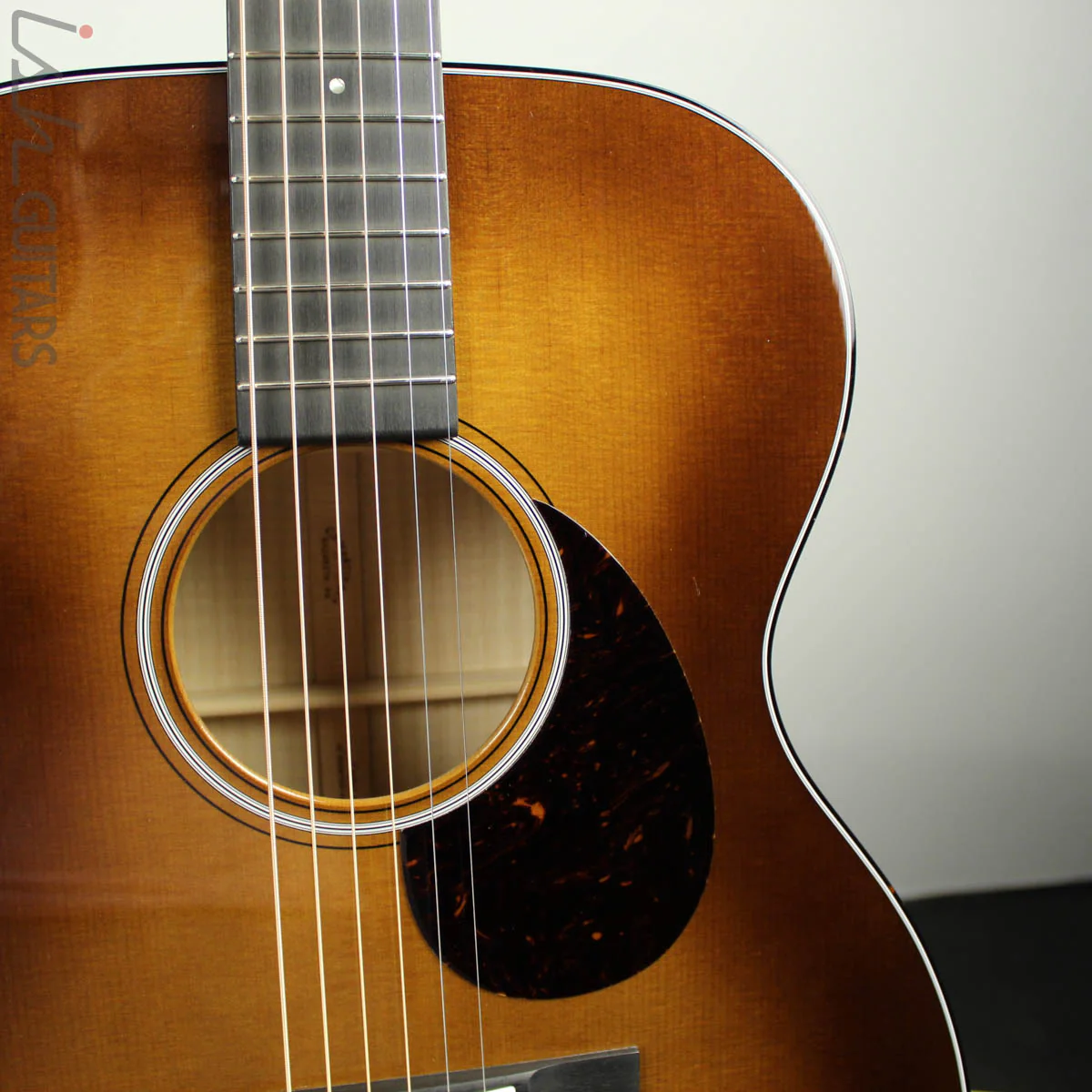 Martin Custom Shop 000-18 Curly Ash 1933 Amber Tone Burst (DEMO VIDEO) - Image 4