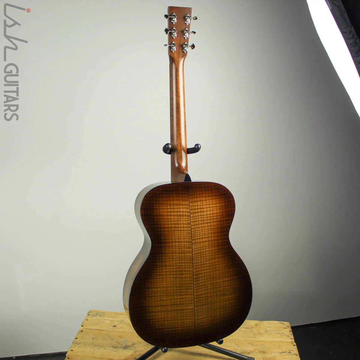 Martin Custom Shop 000-18 Curly Ash 1933 Amber Tone Burst (DEMO VIDEO) - Image 8
