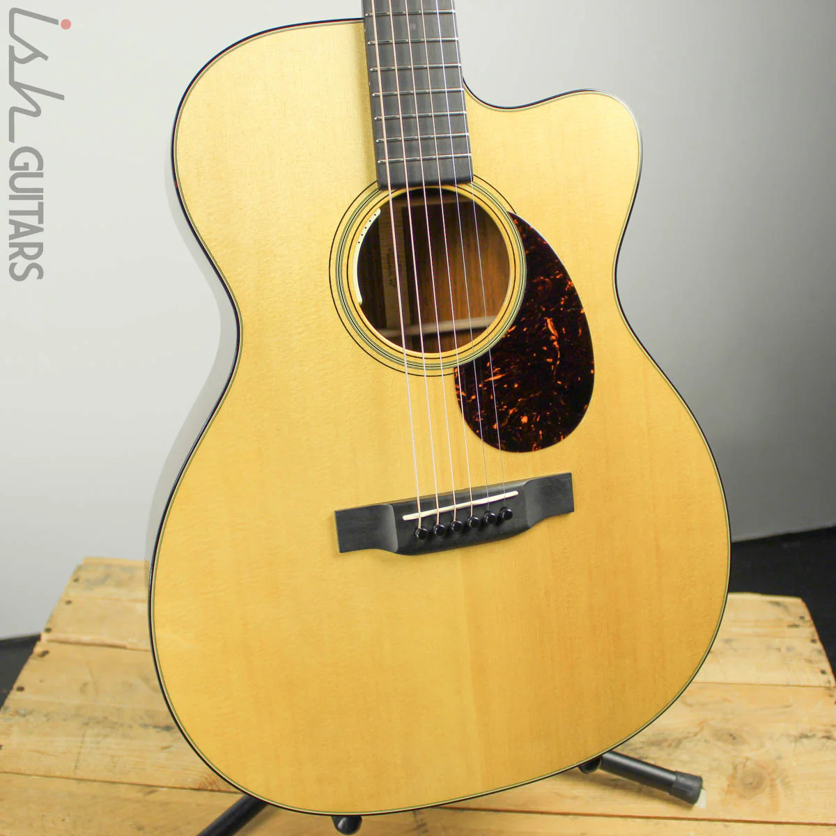 Martin Custom Shop 000-18 Cutaway Cocobolo Back Sitka Spruce Top (DEMO VIDEO) - Image 2