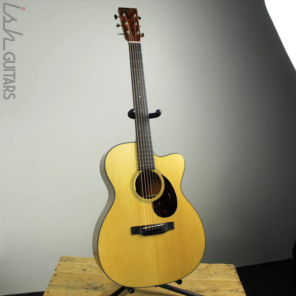Martin Custom Shop 000-18 Cutaway Cocobolo Back Sitka Spruce Top (DEMO VIDEO) - Image 3