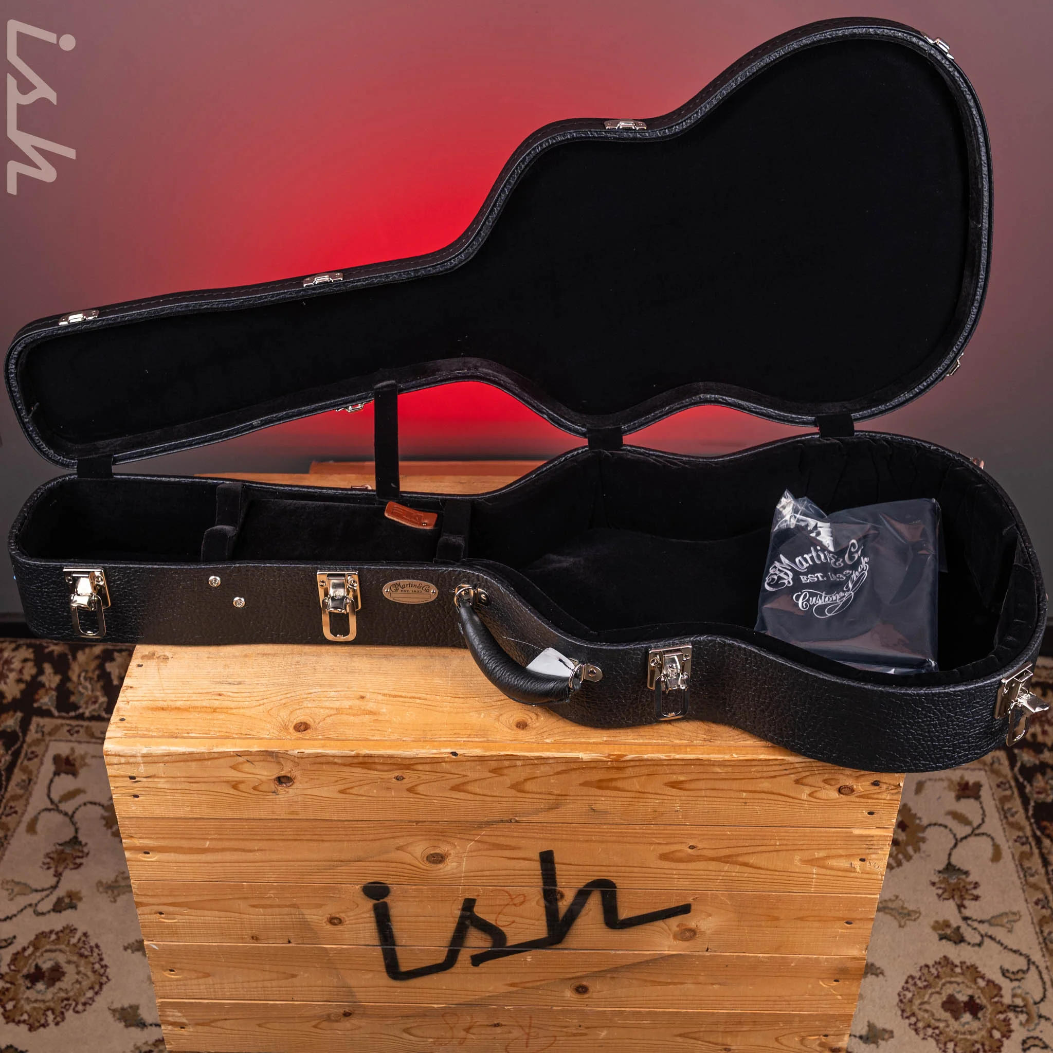 Martin Custom Shop OM Hardshell Case - Image 2