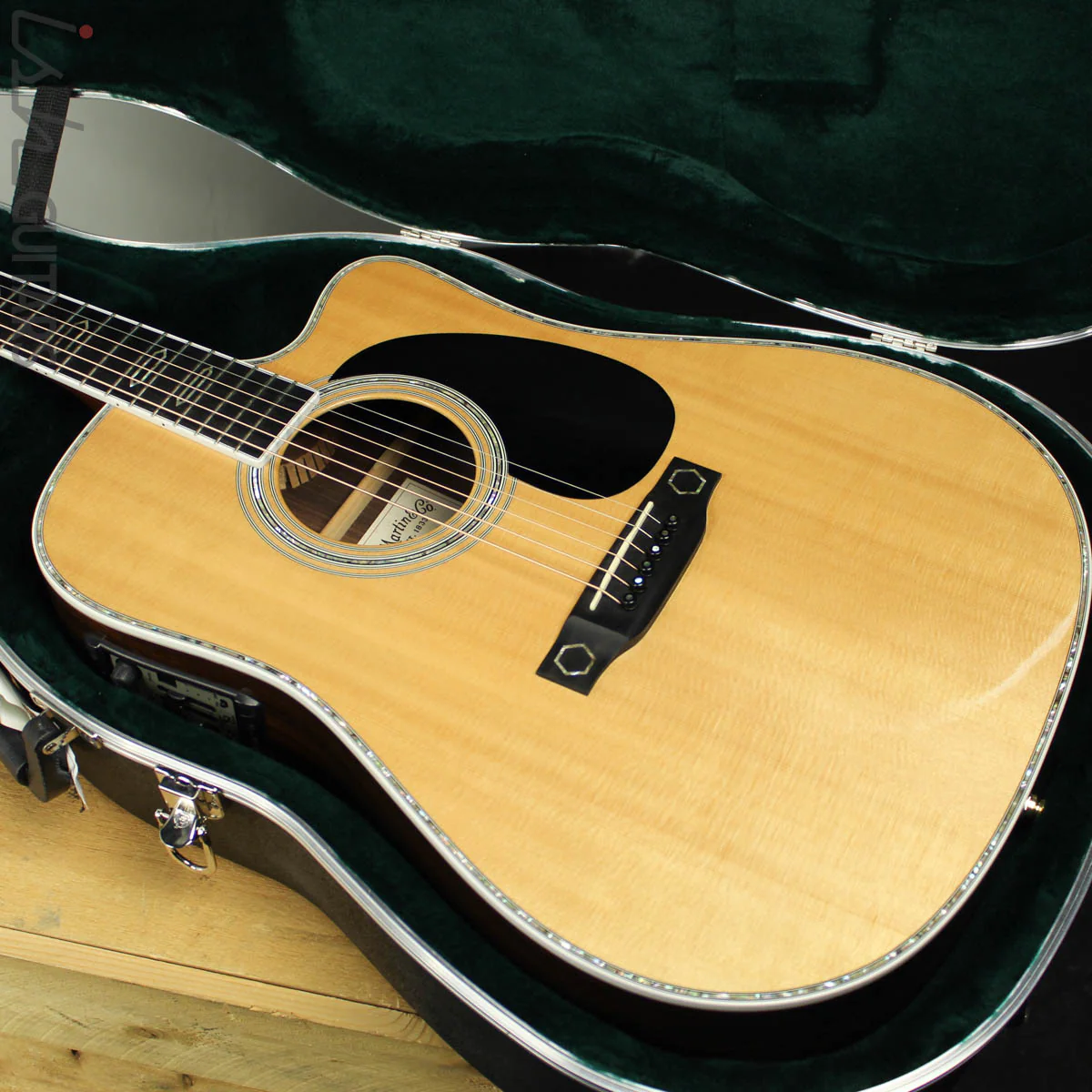 2011 Martin DC Aura Cutaway Acoustic Electric Guitar - Image 17