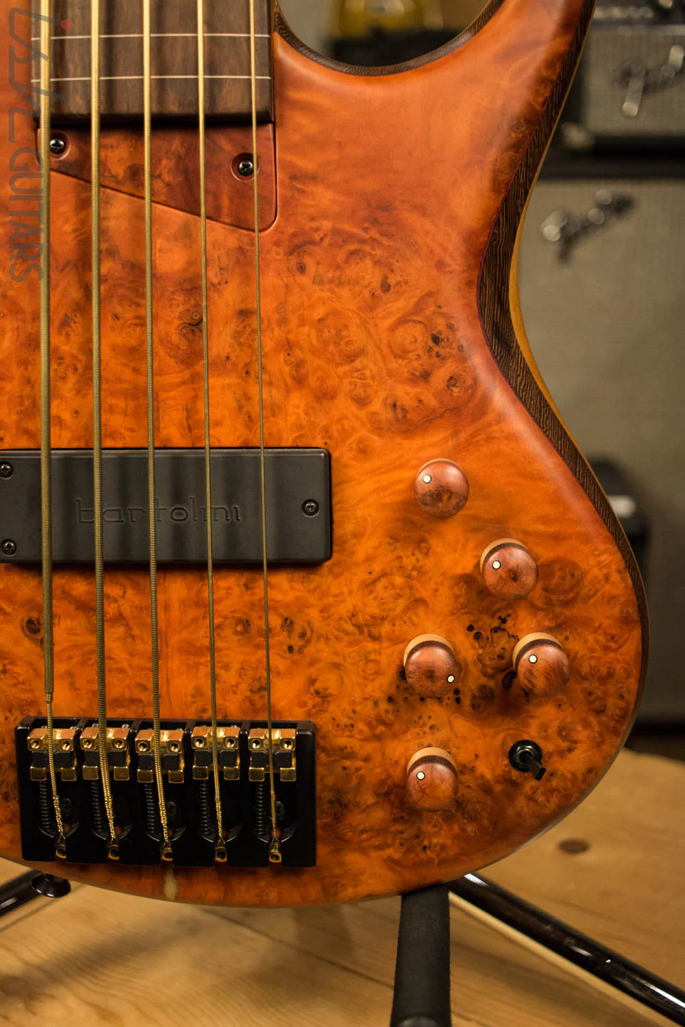 NAMM 2017 MTD 535 Marilyn 5 String Piezo Fretless Bass Guitar - Image 4