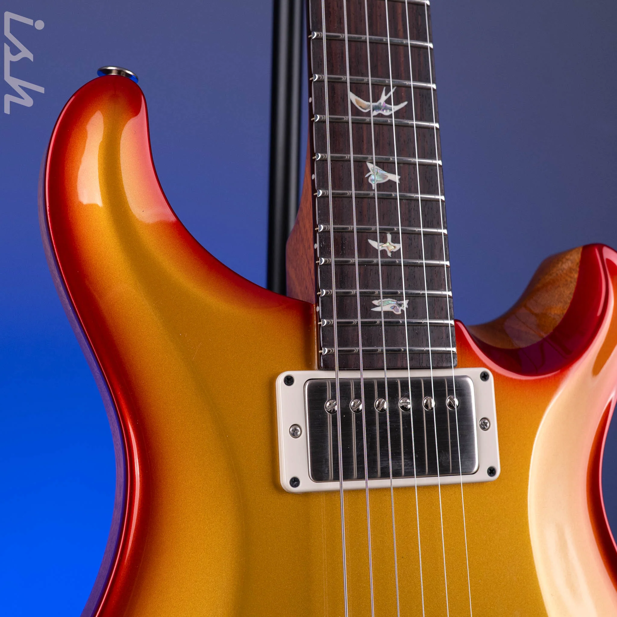 PRS DGT Semi-Hollow Limited Gold Top Cherry Burst - Image 4
