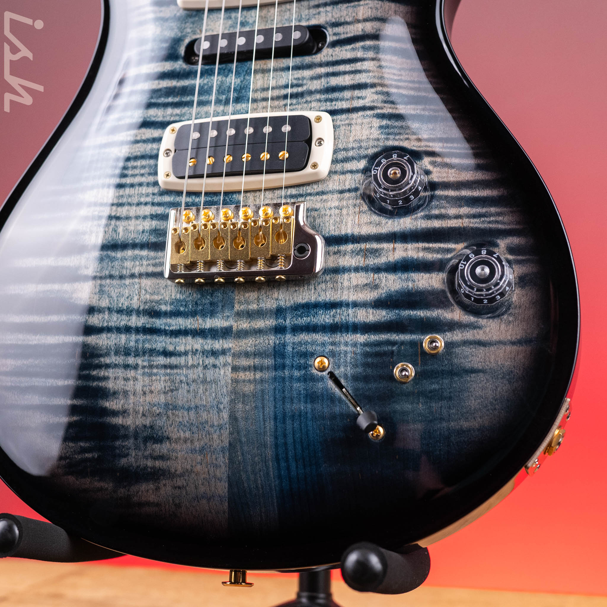 PRS Modern Eagle V 10-Top Faded Whale Blue w/ Black Wrap Burst Demo - Image 4