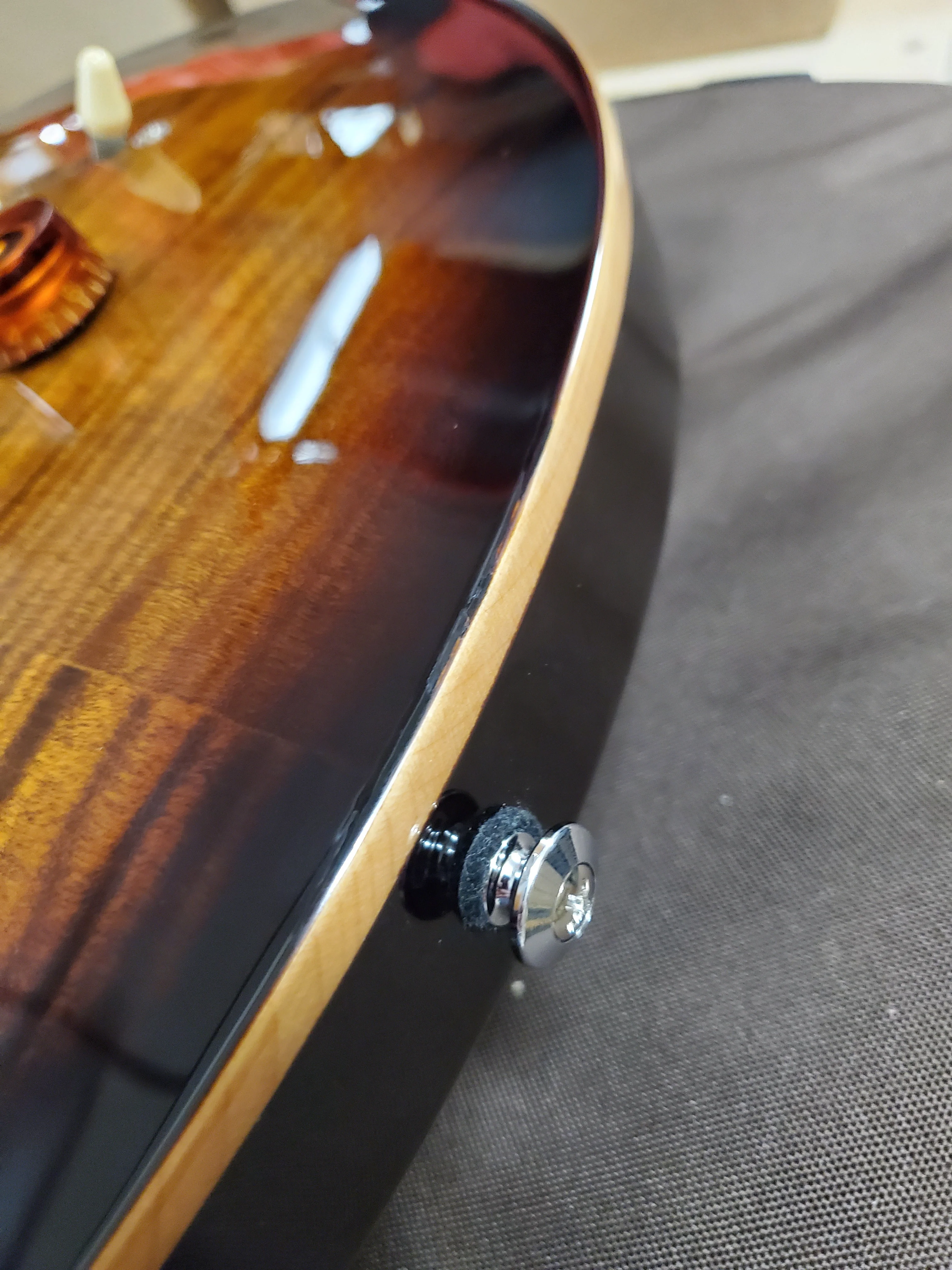 PRS SE Custom 24 Black Gold Sunburst Blemish - Image 8
