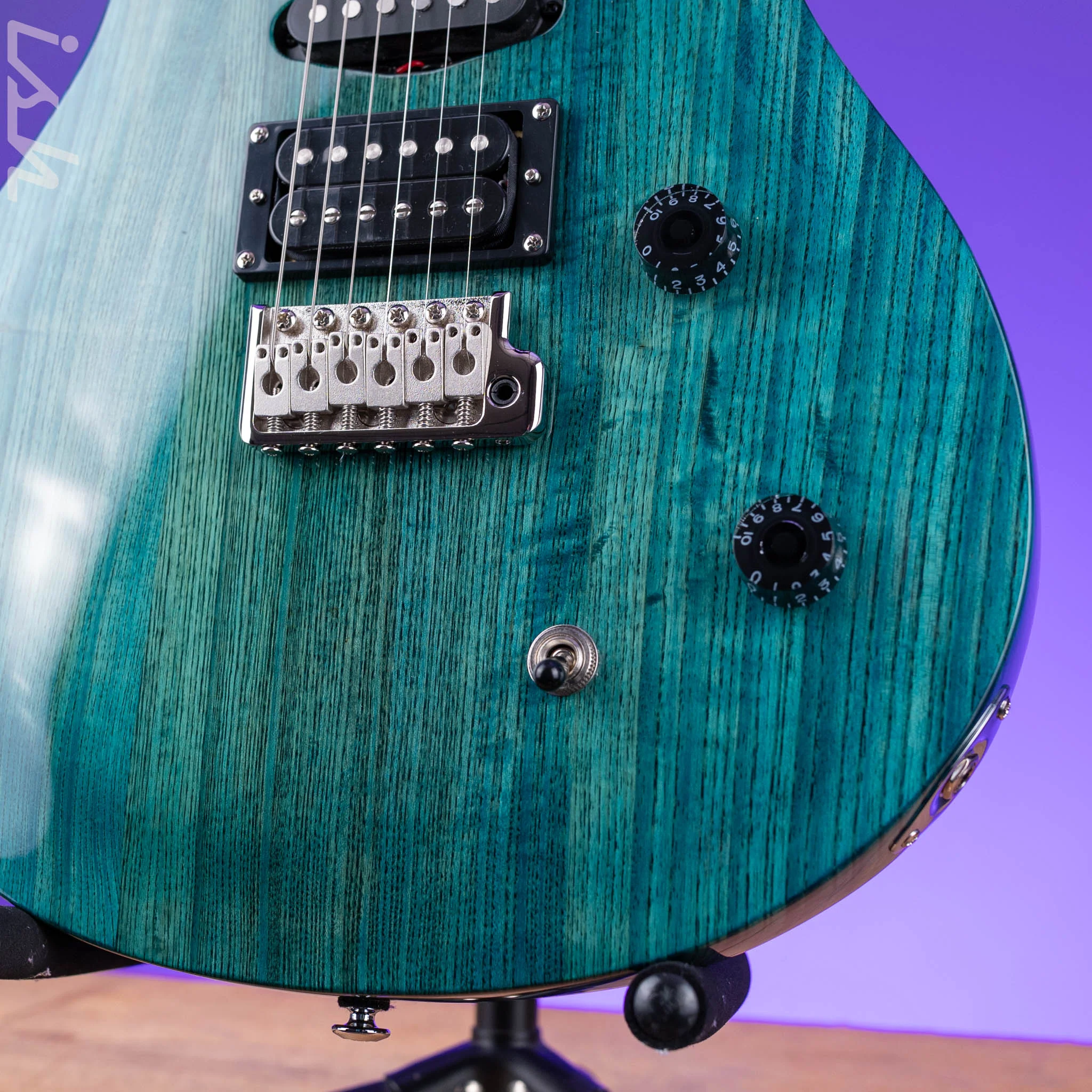 PRS SE Swamp Ash Special Electric Guitar Iri Blue - Image 4