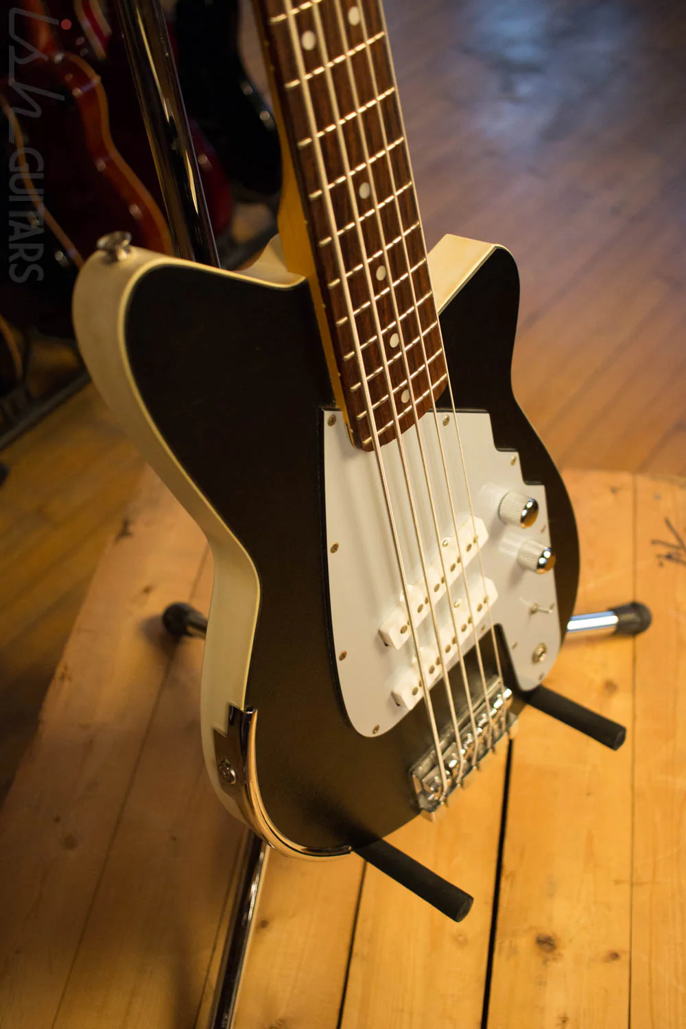 USA Reverend Bass RumbleFish 5l RL5 Five String #4 Ever Produced - Image 7