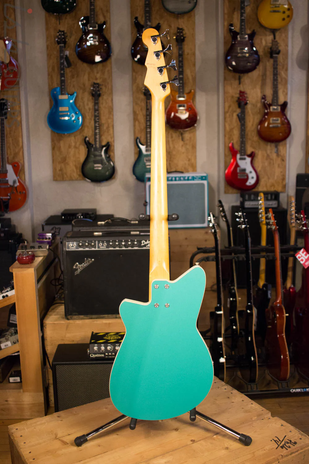 USA Reverend RumbleFish Turquoise 4 String Bass RARE - Image 8