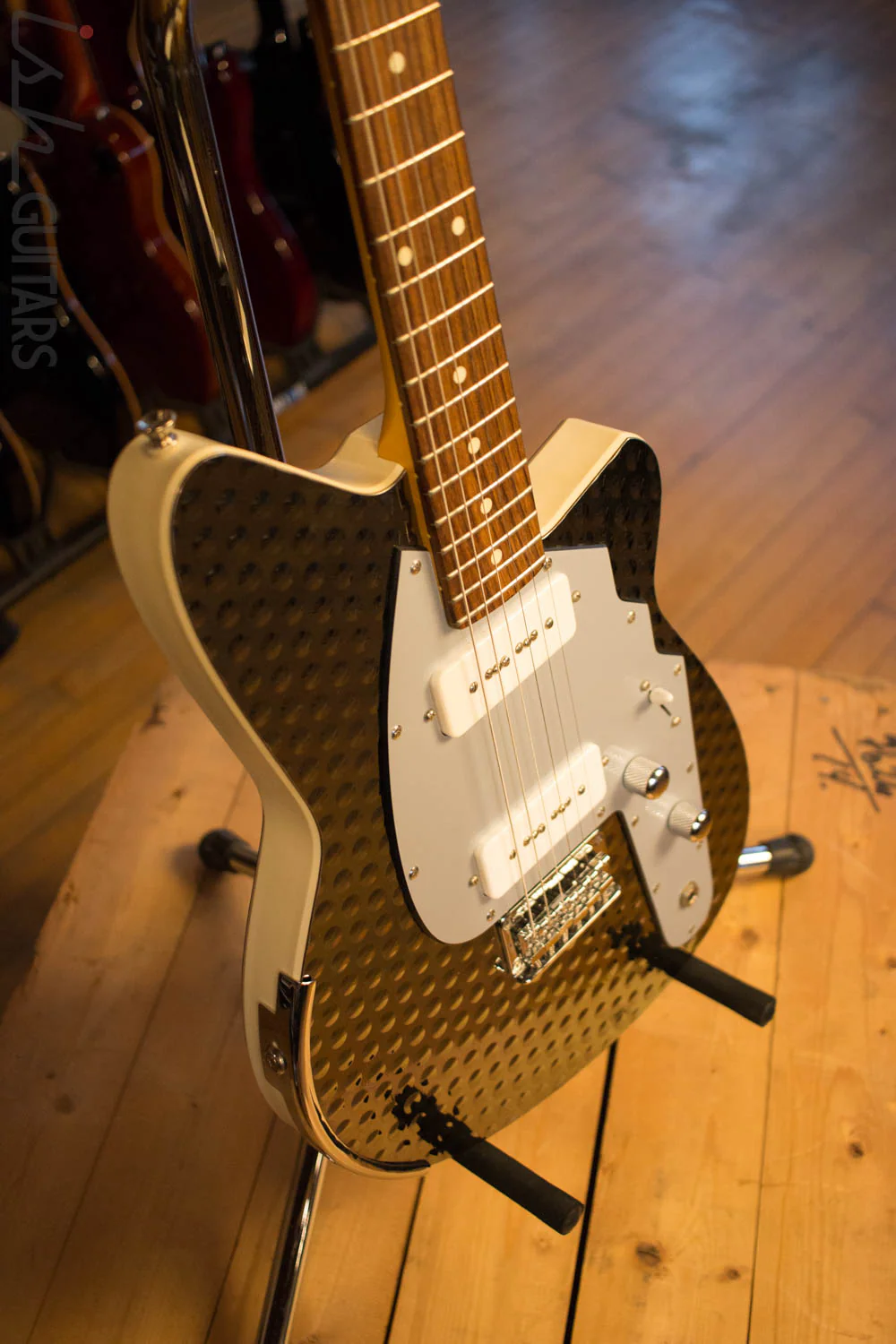 USA Reverend Slingshot Guitar Bug Eye Black Metal RARE - Image 6