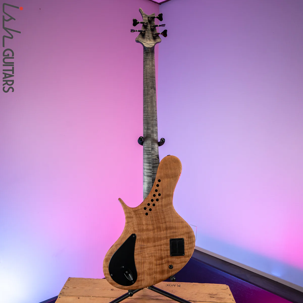 Ritter R8 Singlecut Bass Guitar Sandblasted Quilted Redwood - Image 9