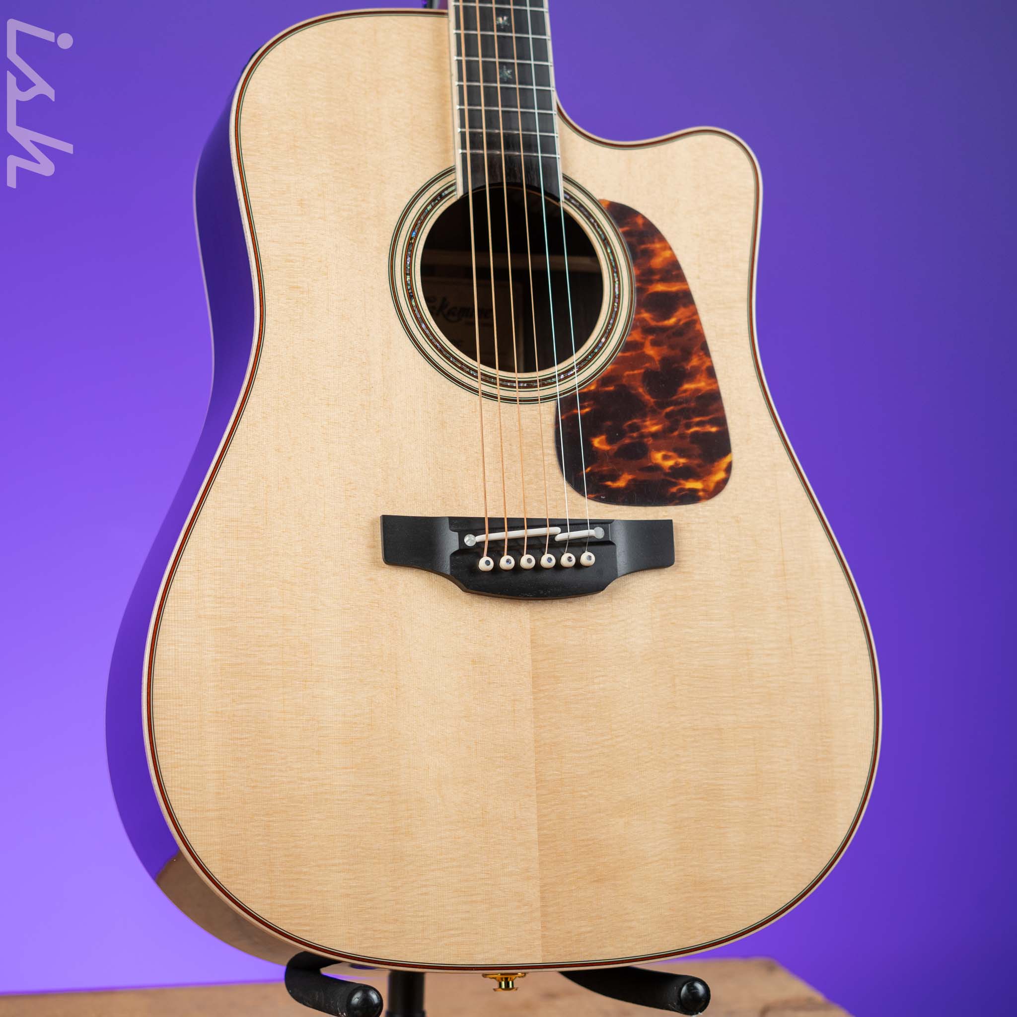 Takamine P7DC Dreadnought Acoustic-Electric Guitar