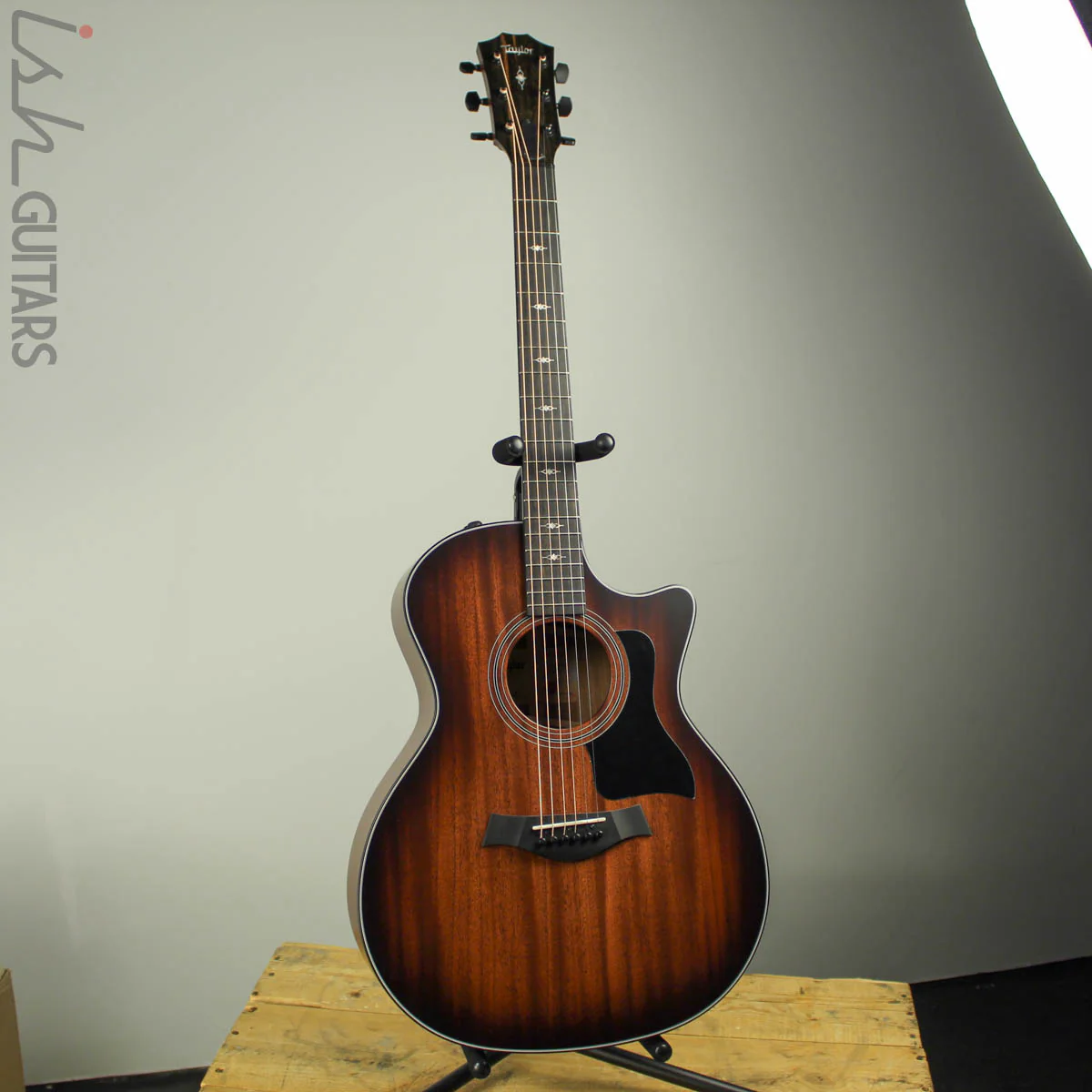 Taylor 324ce Sunburst - Image 2