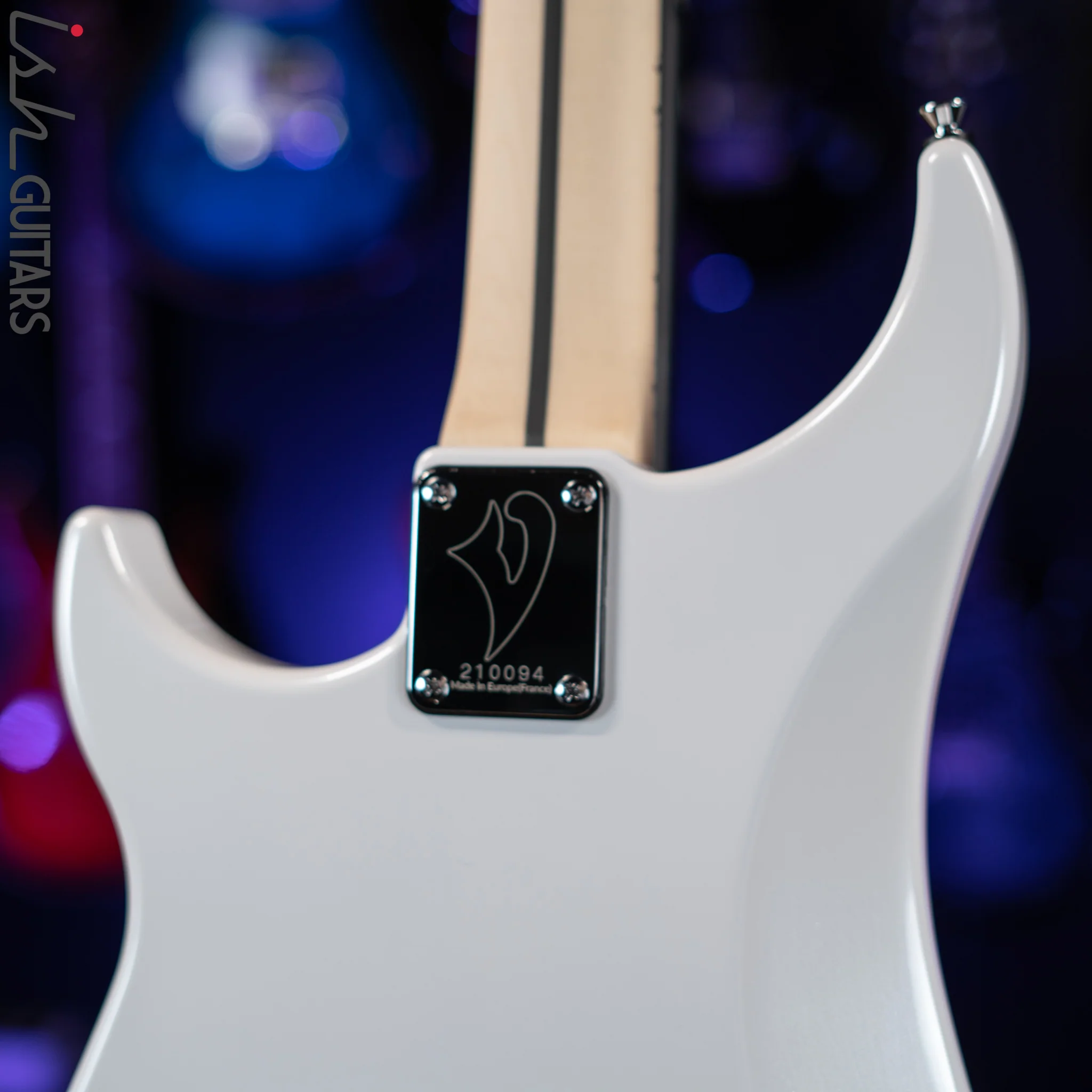 Vigier Excalibur Surfreter Supra Fretless Pearl White - Image 9